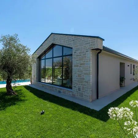Вилла Flores With Private Pool In Tar