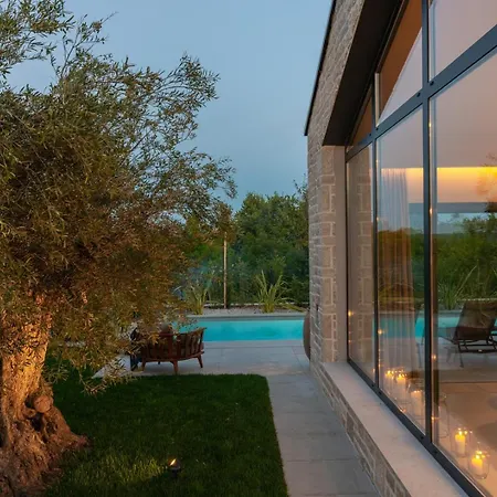 Flores With Private Pool In Tar Villa *
