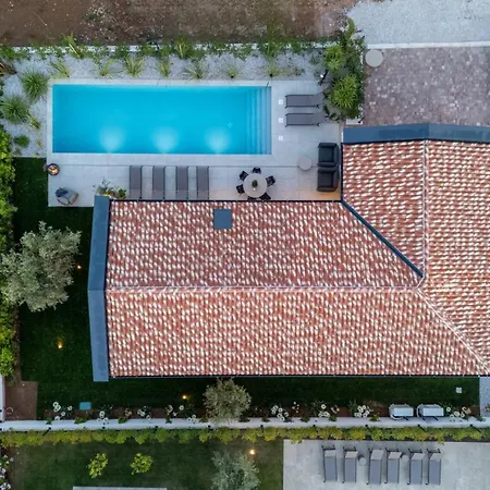 Flores With Private Pool In Tar *